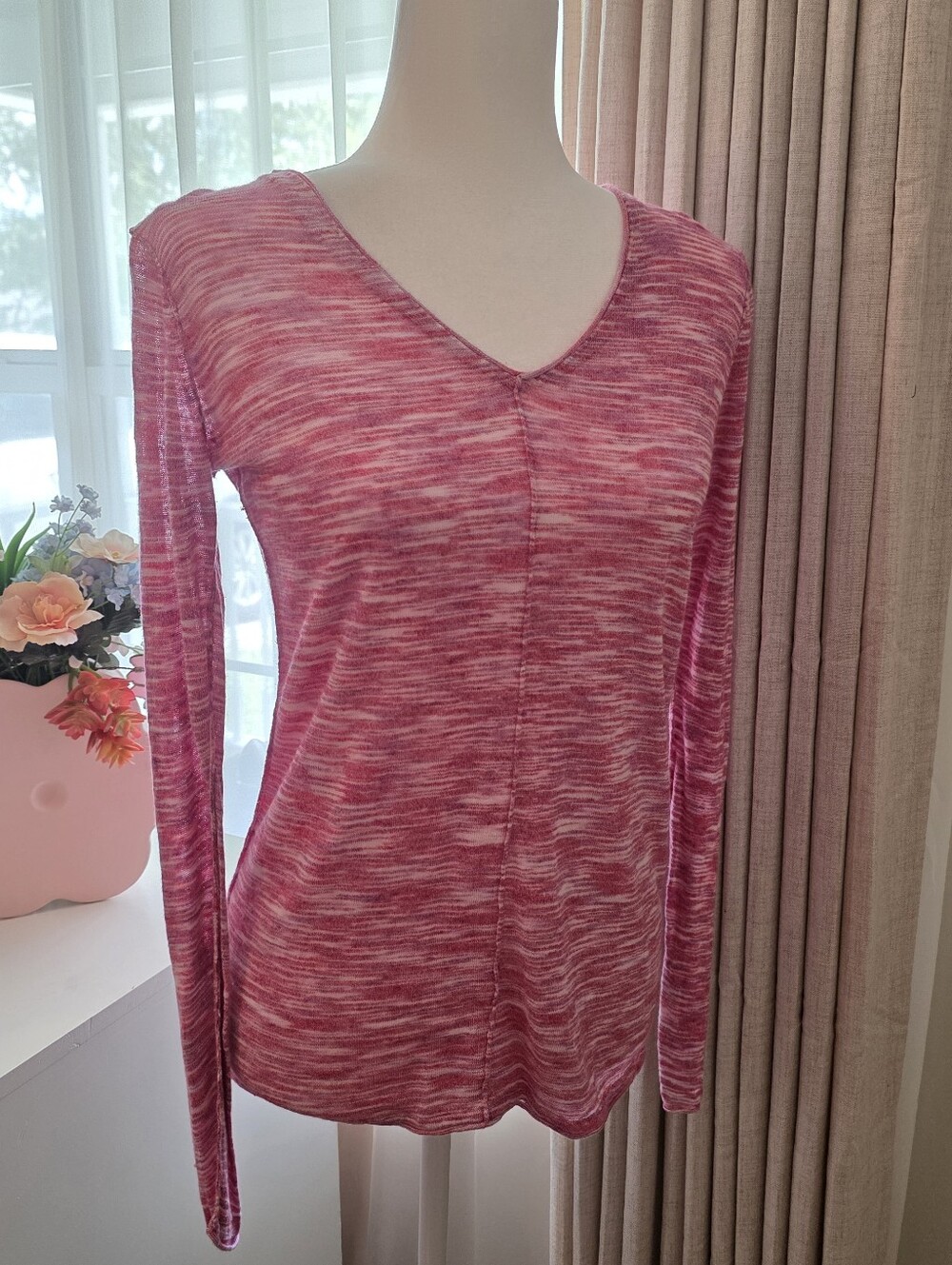 Tommy Bahama XS Pink Linen Blend Light Weight Knit Top V Neck Long Sleeve